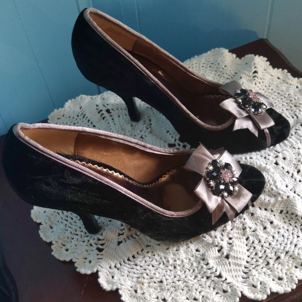 High Heels - Picture 2 of 8